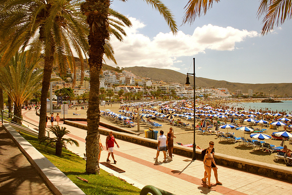Las Americas